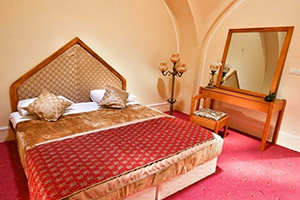 Laleh Bistoon Hotel Kermanshah
